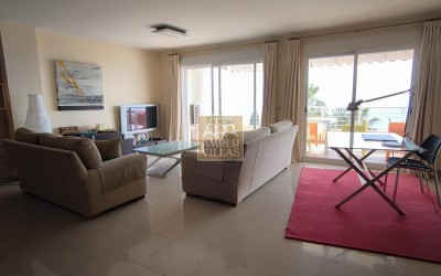 Nice and spacious apartment in the port of Altea with beautiful views.